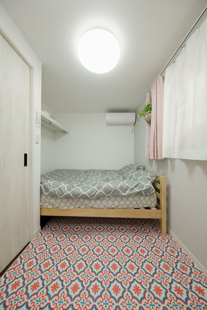 Higashi-rokugo House Black