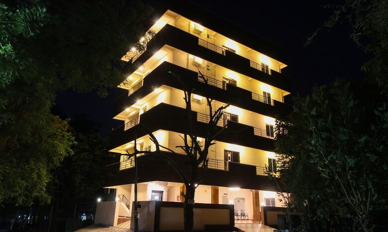 Hotel Treebo Trip Riyas Grand