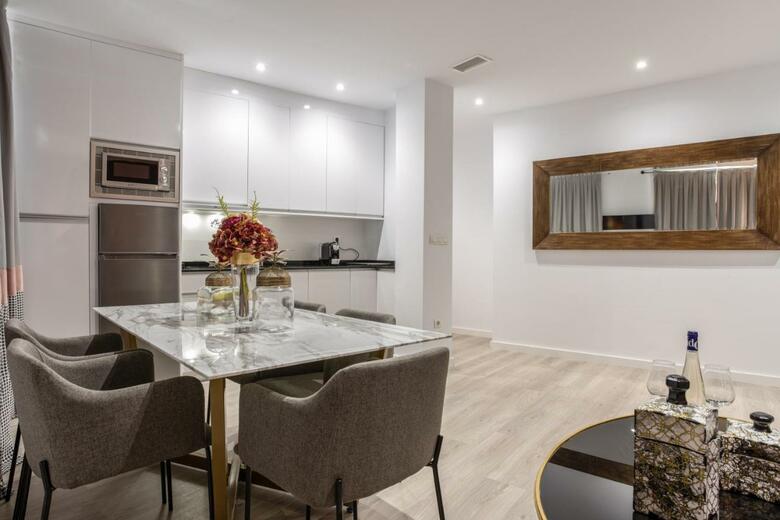 Apartamentos Bibo Suites Plaza Nueva