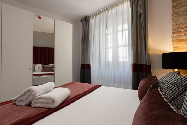 Apartamentos Bibo Suites Plaza Nueva