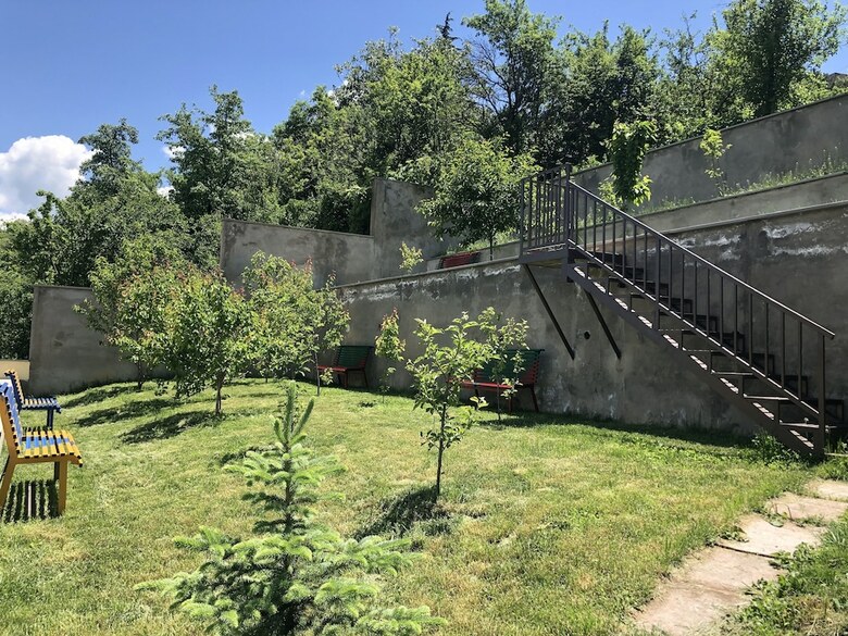 Hotel Check Inn Dilijan - Guest House