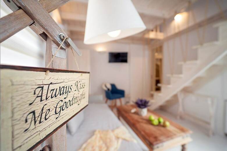 Apartamentos Akrotiri Cycladic Suites