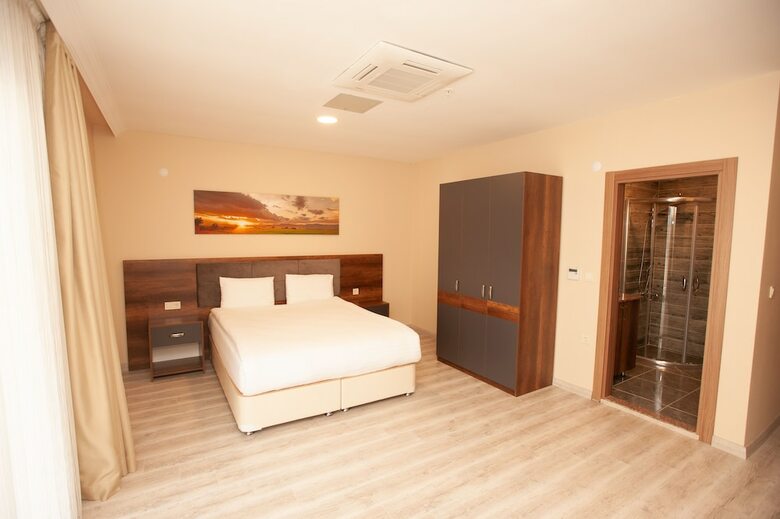 Empula Hotel & Residences