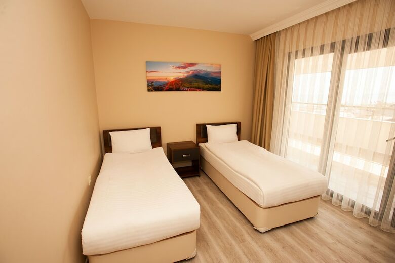 Empula Hotel & Residences