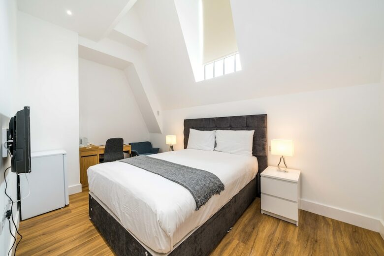 Hotel London City View