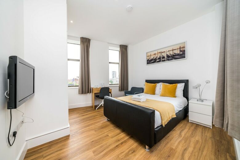 Hotel London City View