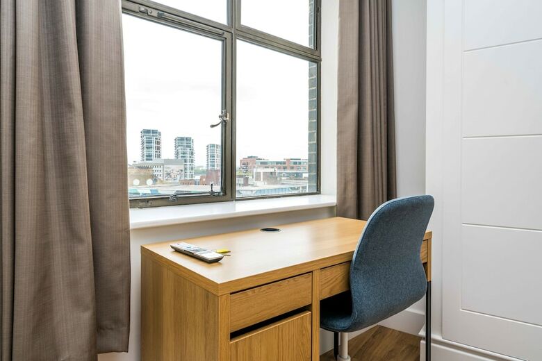 Hotel London City View