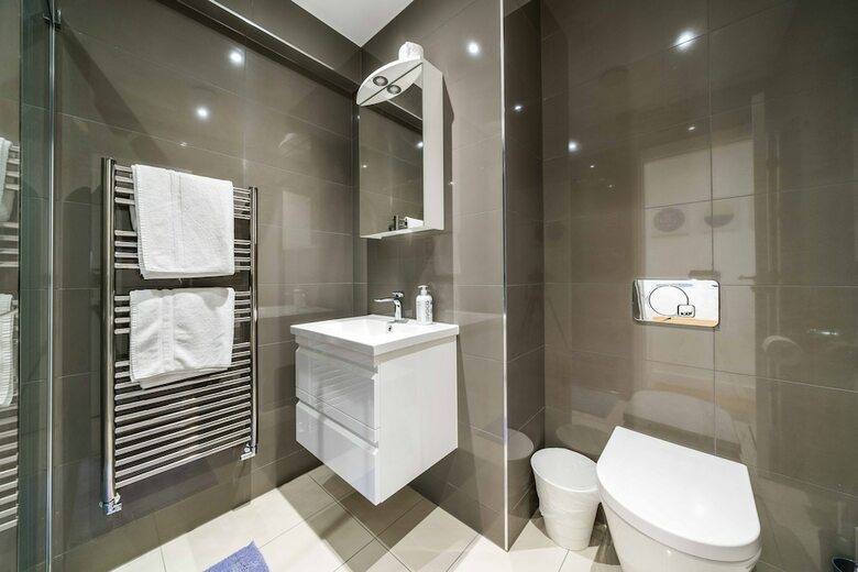 Hotel London City View