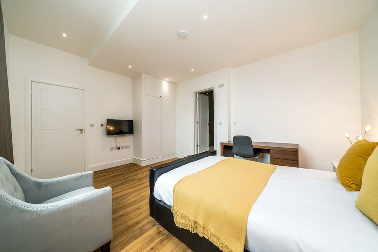 Hotel London City View