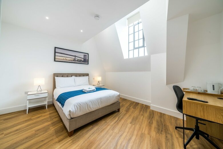 Hotel London City View