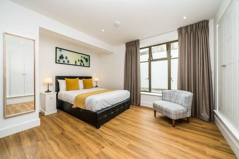 Hotel London City View