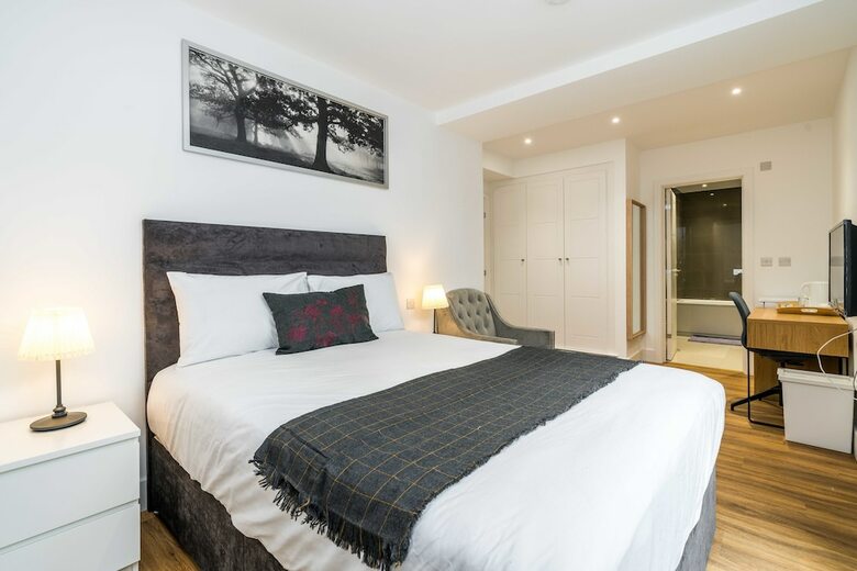 Hotel London City View