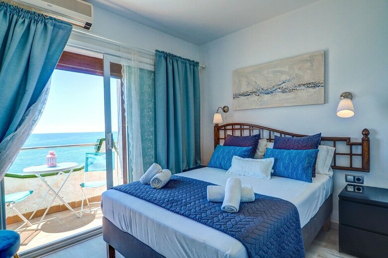 Blue Gems Apartment