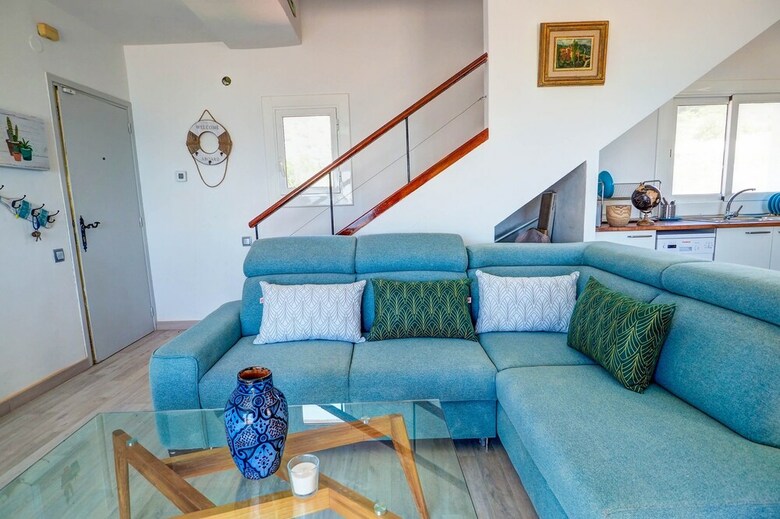 Blue Gems Apartment