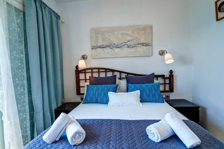 Blue Gems Apartment