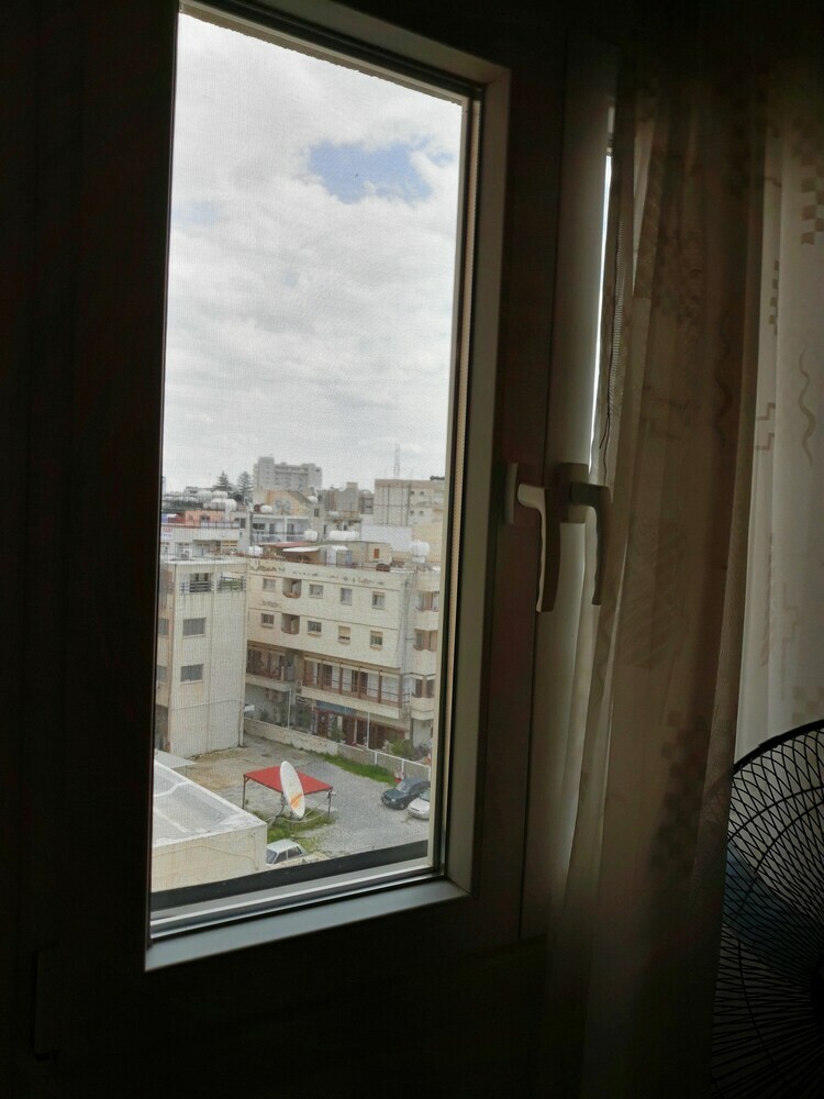 Sunny Apartment Larnaca
