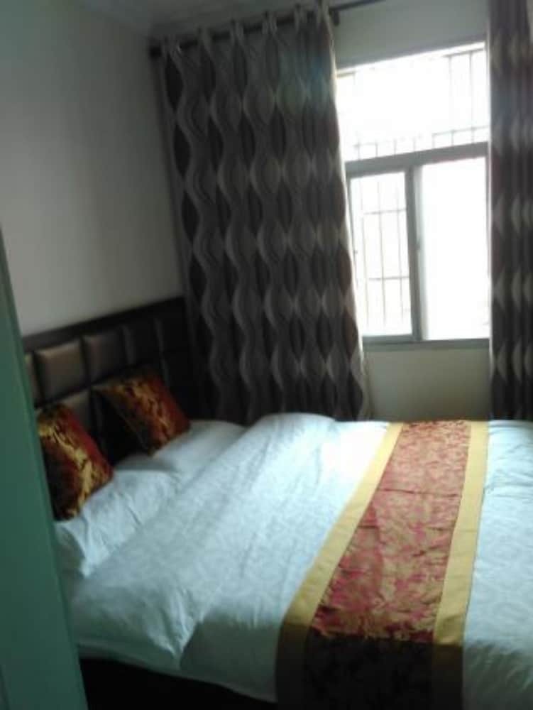 Xianyang Run 8 Business Hotel