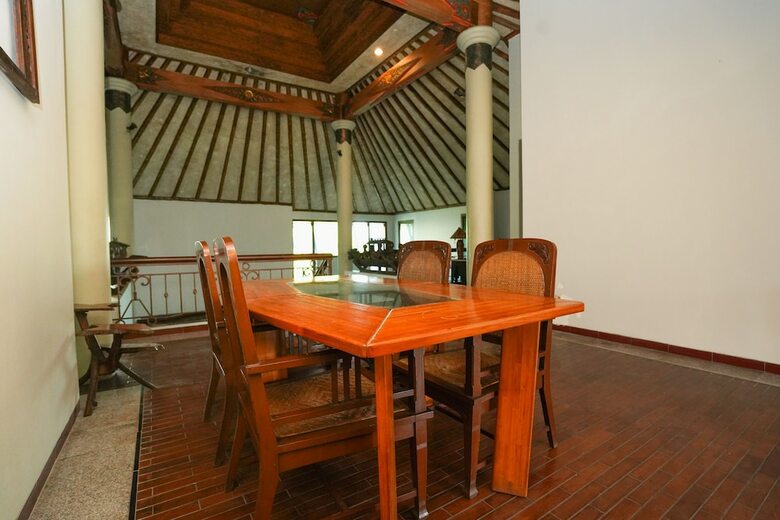 Hotel Oyo 751 Hoormoes House