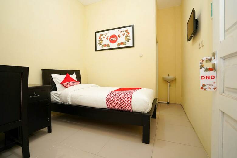 Hotel Oyo 662 Miracle Homestay Syariah