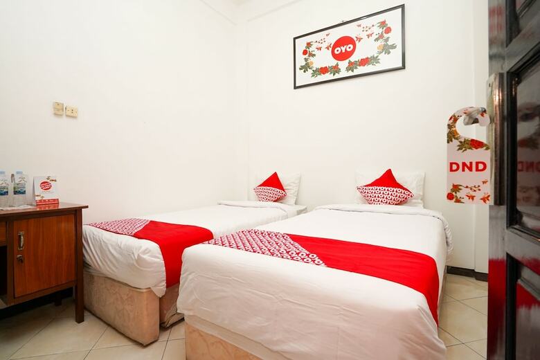 Hotel Oyo 662 Miracle Homestay Syariah