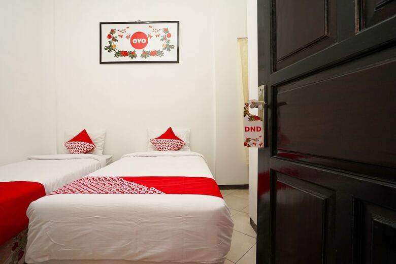 Hotel Oyo 662 Miracle Homestay Syariah