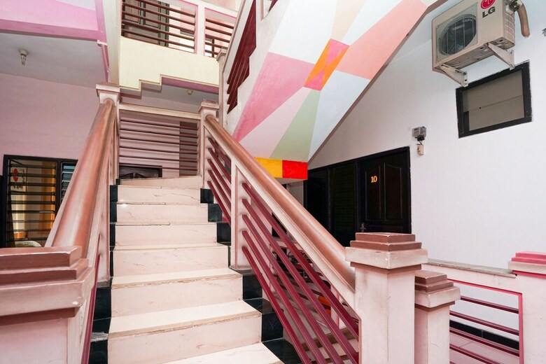 Hotel Oyo 662 Miracle Homestay Syariah