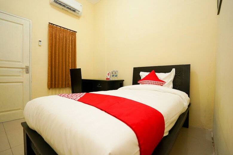 Hotel Oyo 662 Miracle Homestay Syariah