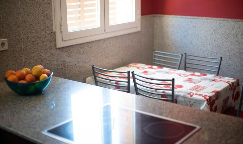 Modern House 2 Km From The Beach (R87)