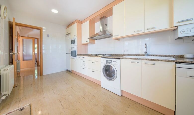 House Oliva 2 Km From The Beach (R76)