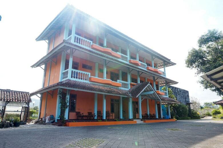 Oyo 942 Srikandi Hotel