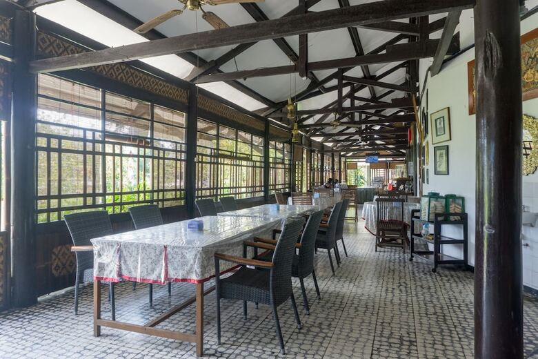 Oyo 942 Srikandi Hotel