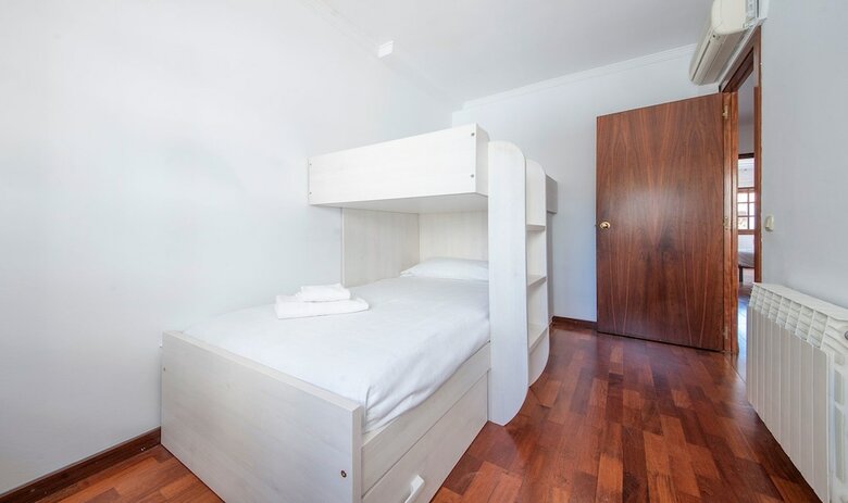 Semi-detached House 2 (R86)