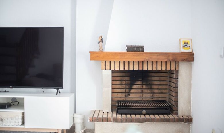 Semi-detached House 2 (R86)