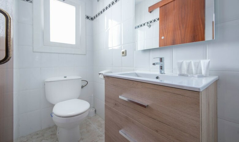 Semi-detached House 2 (R86)