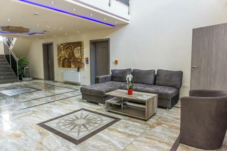 Hotel Babylon