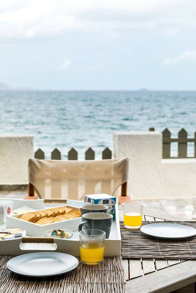 Nireas Sea View Apartment