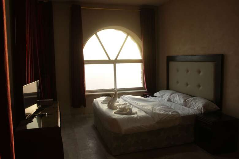 Hostal Oak Tree Castle Hostel