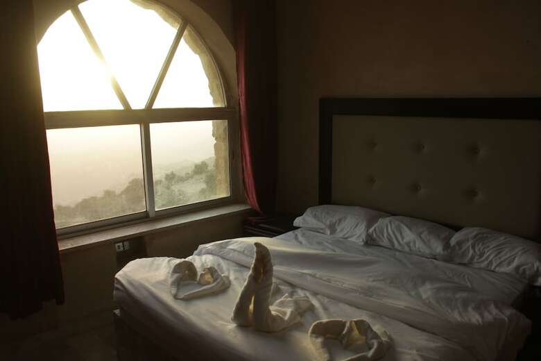 Hostal Oak Tree Castle Hostel