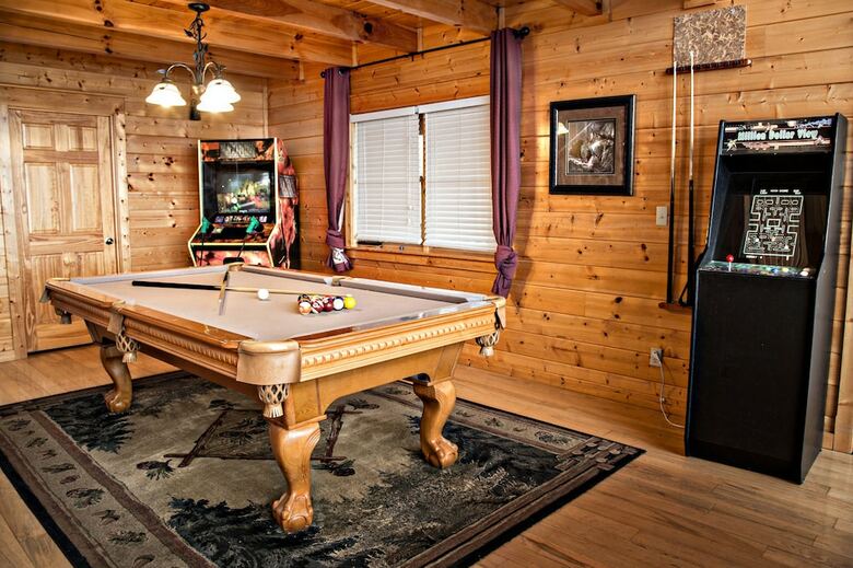 Million Dollar View - Four Bedroom Cabin