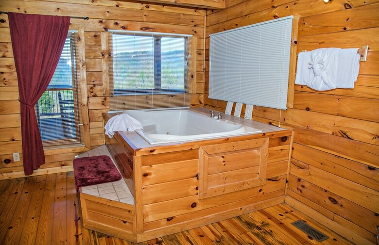 Wolfsong Lodge - Five Bedroom Cabin