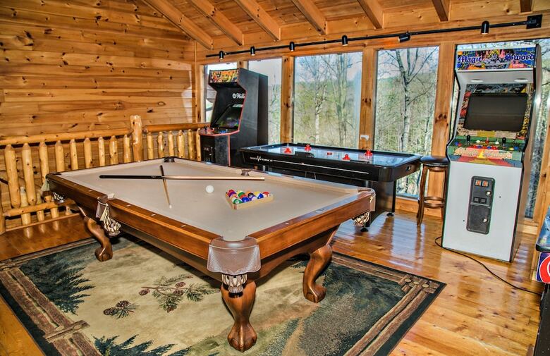 Wolfsong Lodge - Five Bedroom Cabin