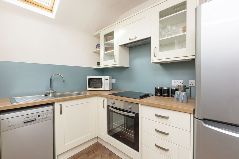 Contemporary Central Edinburgh Apartment