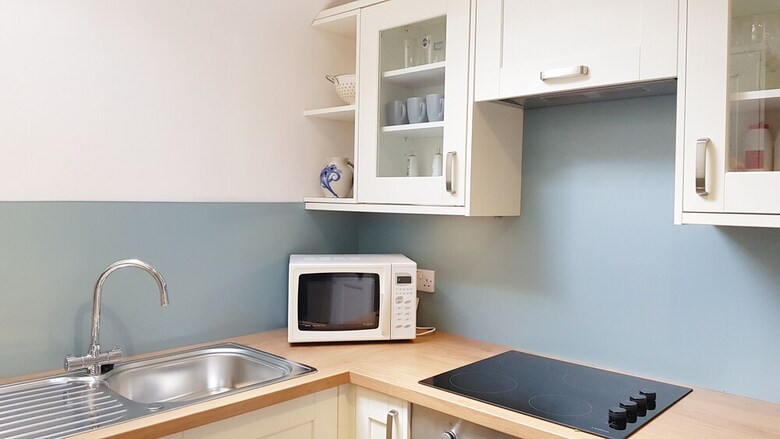 Contemporary Central Edinburgh Apartment