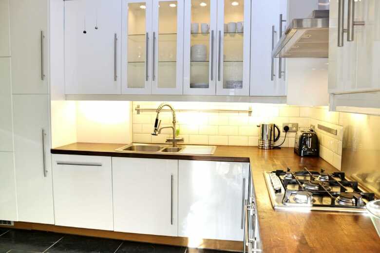 Vibrant 3-bedroom Central Apartment