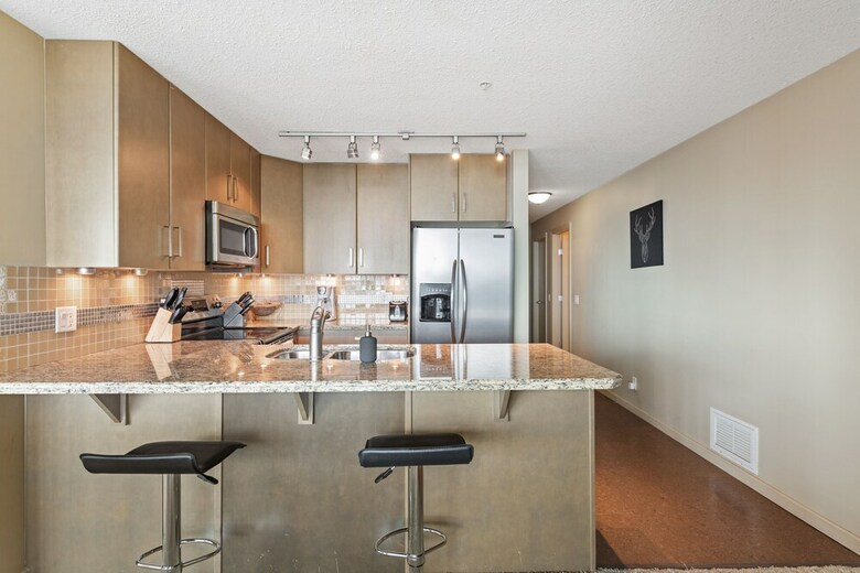Simply Comfort. Downtown Calgary Apts