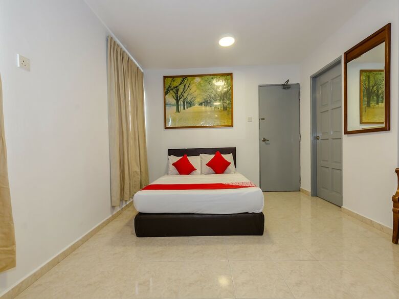 Oyo 1090 Hollitel Hotel Melaka