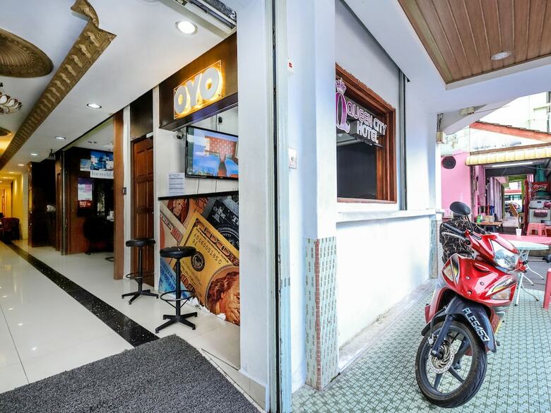 Oyo 998 Queen City Hotel