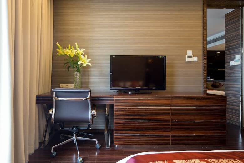 Rosalind International Apartment