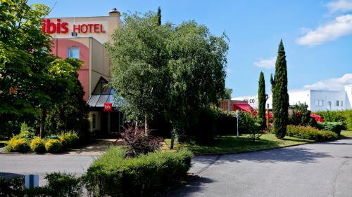 Hotel Ibis Grenoble Universit�
