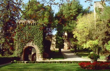 Bed & Breakfast Chateau De La Barben